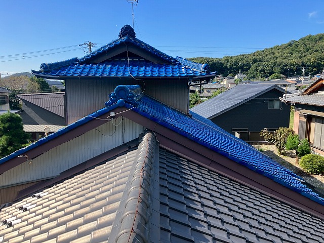 各務原市｜瓦屋根の無料点検！壁との取り合い部分など瓦の劣化、屋根全体のゆがみなどを確認